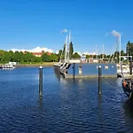 Hausboot Harmonie ספינת מלון *