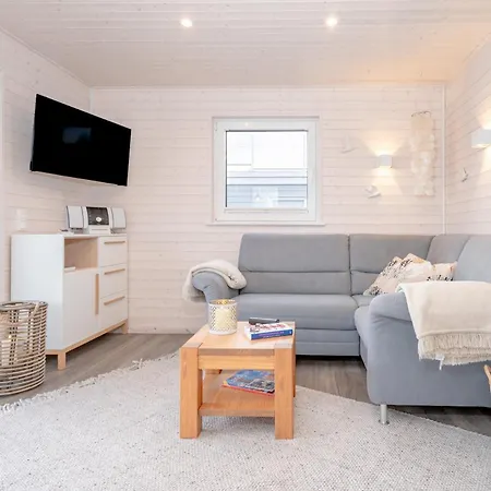 Hausboot Harmonie * Штральзунд