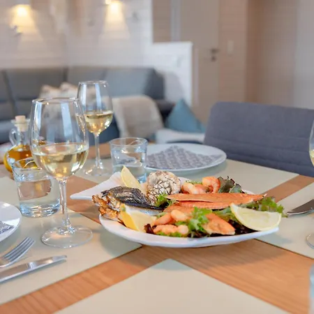 Hausboot Harmonie Ботель Штральзунд