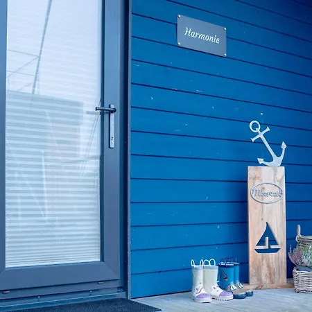 Ботель Hausboot Harmonie Штральзунд